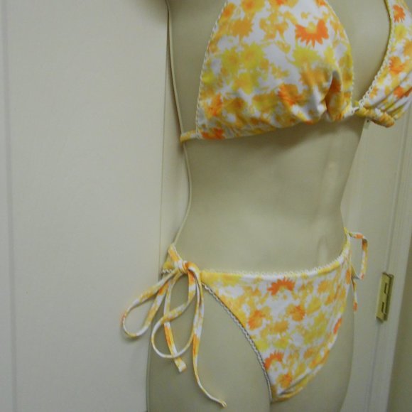 juniors size XL 2 piece string bikini swimsuit nwot yellow lined padded bra πββ - Picture 3 of 10